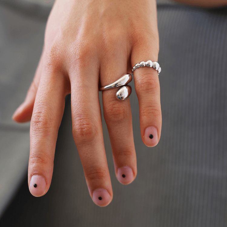 THE ONA RING - sterling silver